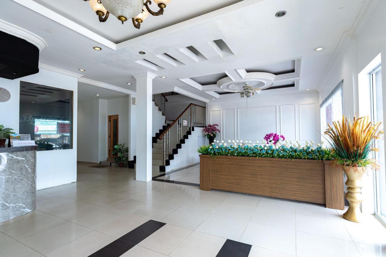 Urbanview Crystal Nagoya By Reddoorz Batam